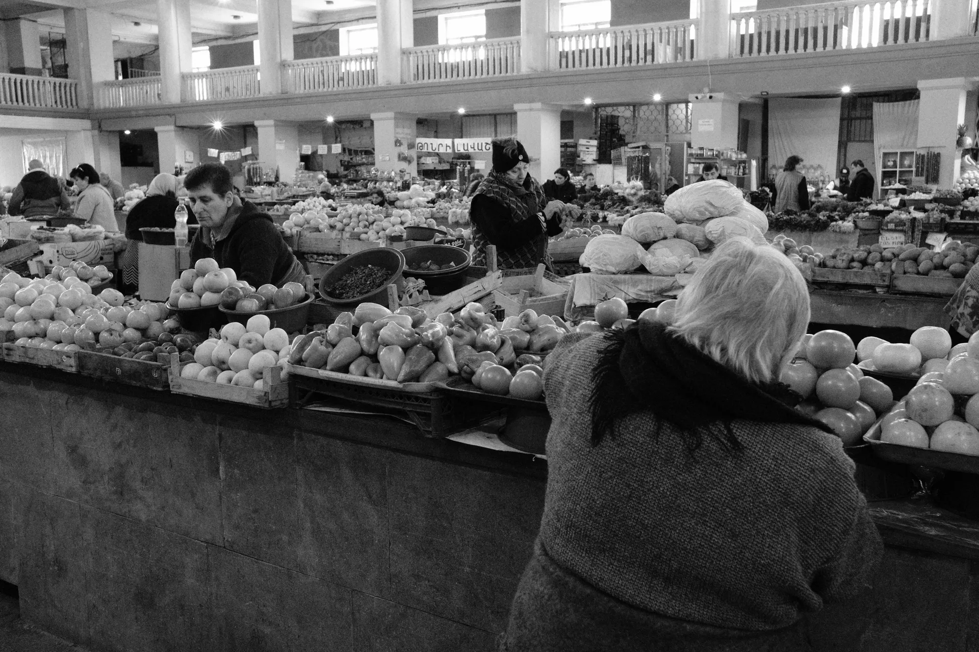 Yerevani "shuka" (market) - Sebastiano Edoardo Casella
